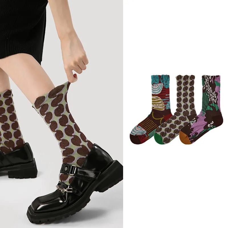 Artistic Embossed Crew Socks Cotton Blend Mid-Calf Hosiery